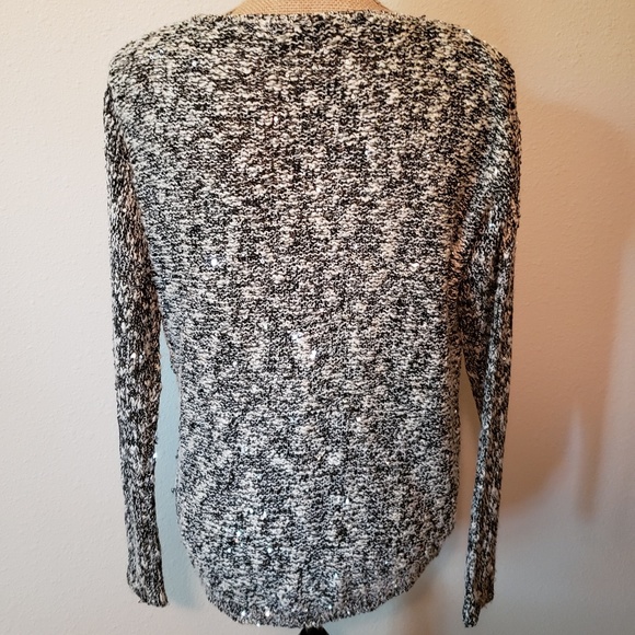 NWOT Black and white sweater - Picture 5 of 7